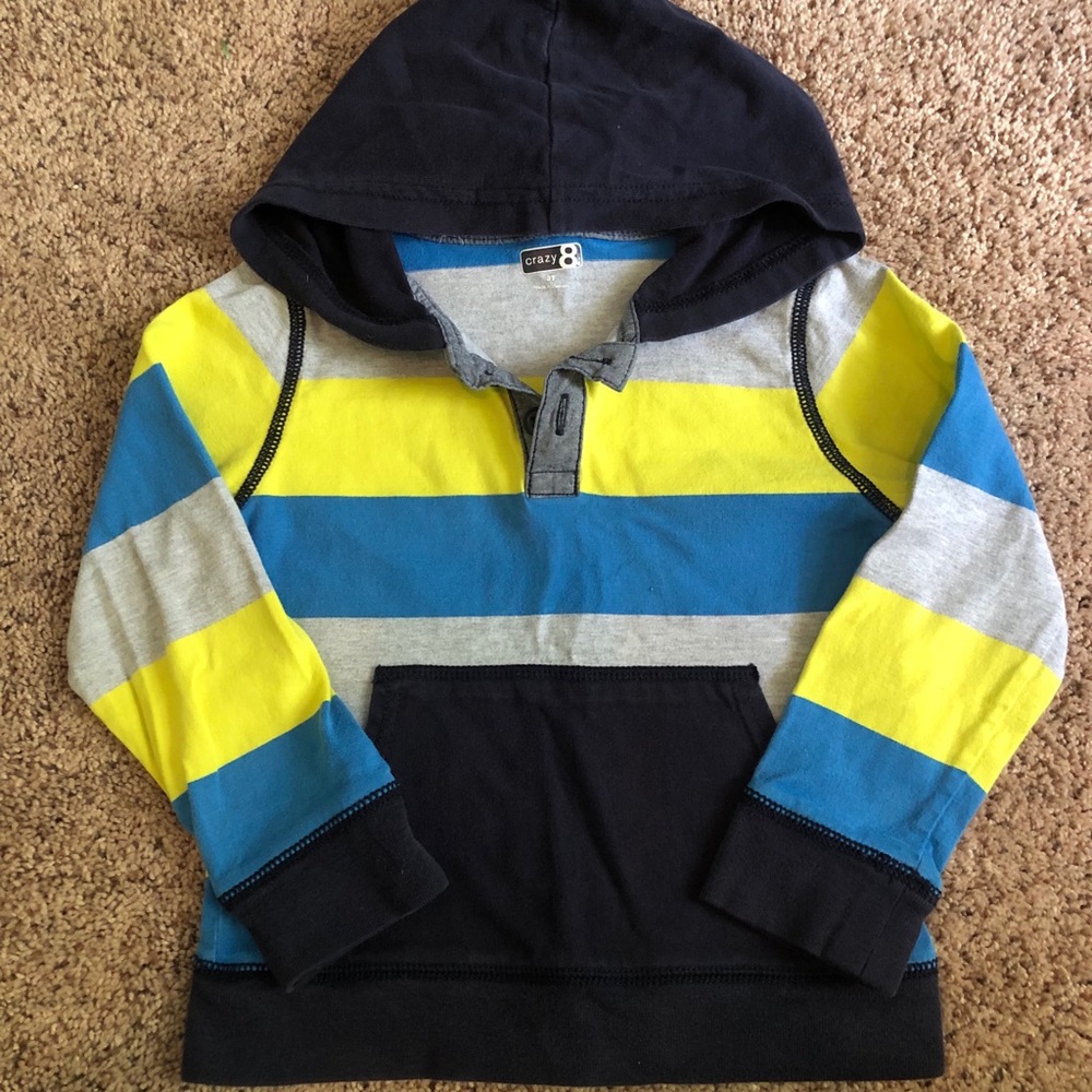 Super cute Pullover with hoodie and pocket